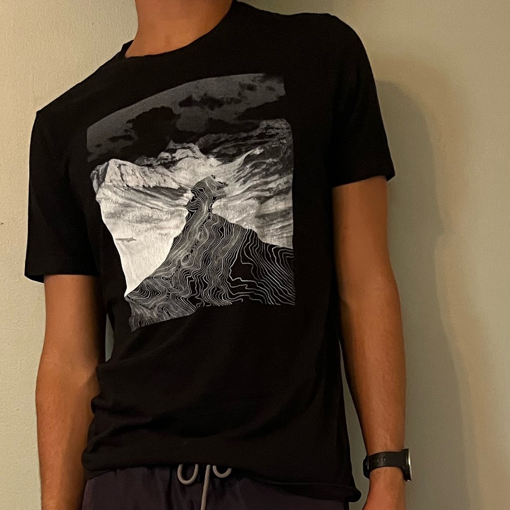 Black Old Navy Tee